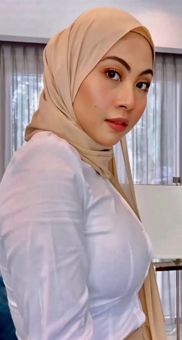 looking makes it hot_119