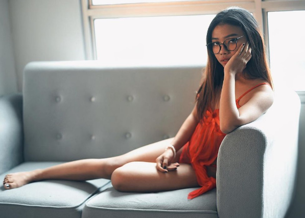 looking makes it hot_120