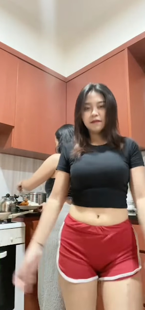 looking makes it hot_120