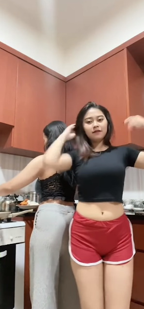 looking makes it hot_120