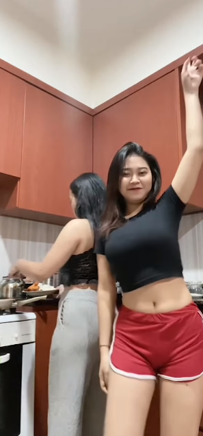 looking makes it hot_120