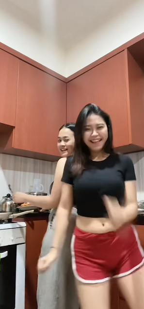 looking makes it hot_120