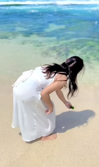 looking makes it hot_120