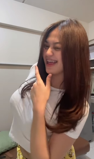 looking makes it hot_120