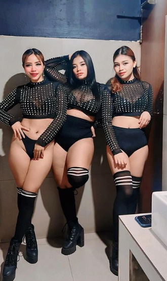 looking makes it hot_120