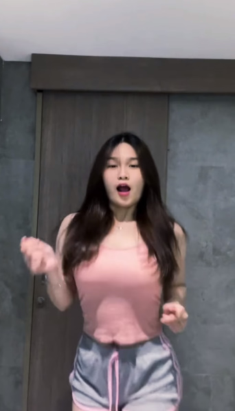 looking makes it hot_120