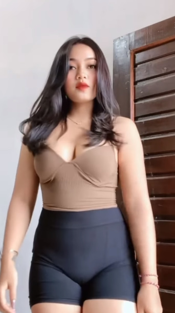 looking makes it hot_121