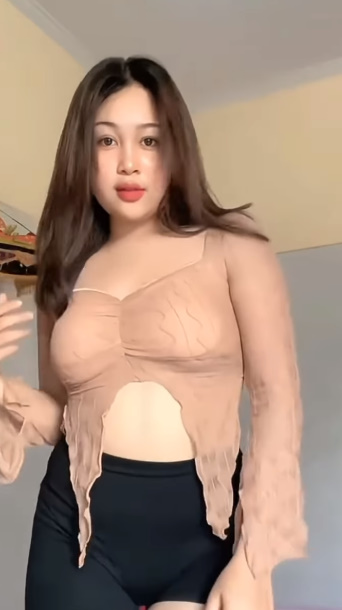 looking makes it hot_121