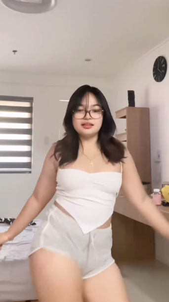 looking makes it hot_121