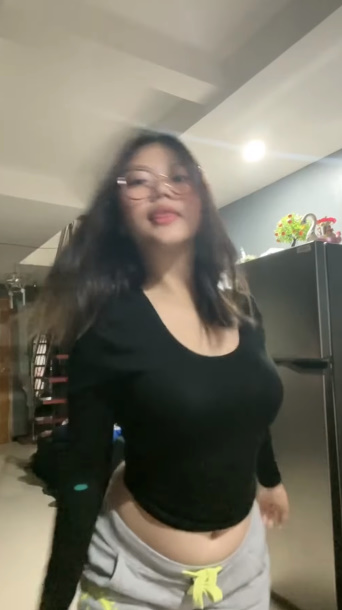 looking makes it hot_121