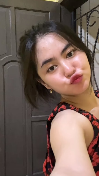 looking makes it hot_121