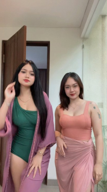 looking makes it hot_121