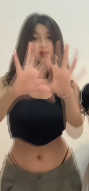 looking makes it hot_121