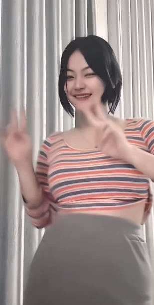 looking makes it hot_121