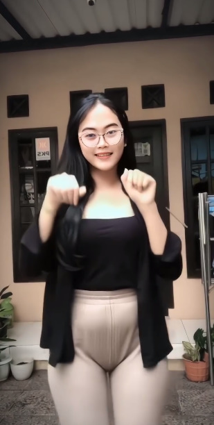 looking makes it hot_121