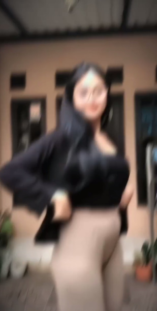 looking makes it hot_121