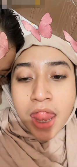 looking makes it hot_122