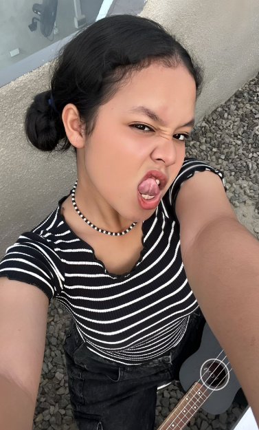 looking makes it hot_122