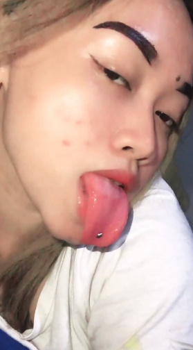 looking makes it hot_122