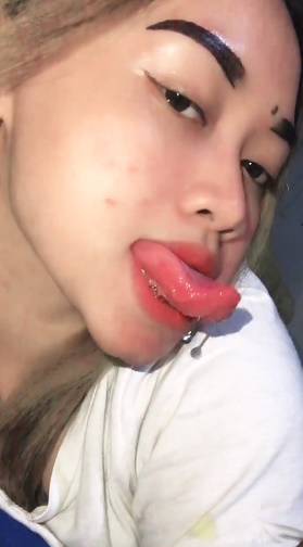 looking makes it hot_122