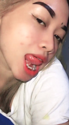 looking makes it hot_122