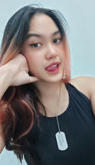 looking makes it hot_122