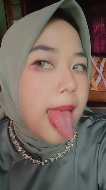 looking makes it hot_122