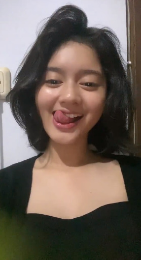 looking makes it hot_122