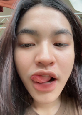 looking makes it hot_122