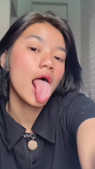 looking makes it hot_122