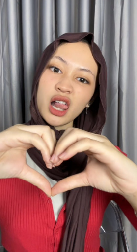 looking makes it hot_122