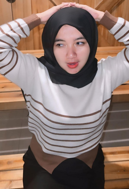 looking makes it hot_122