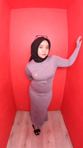 looking makes it hot_122