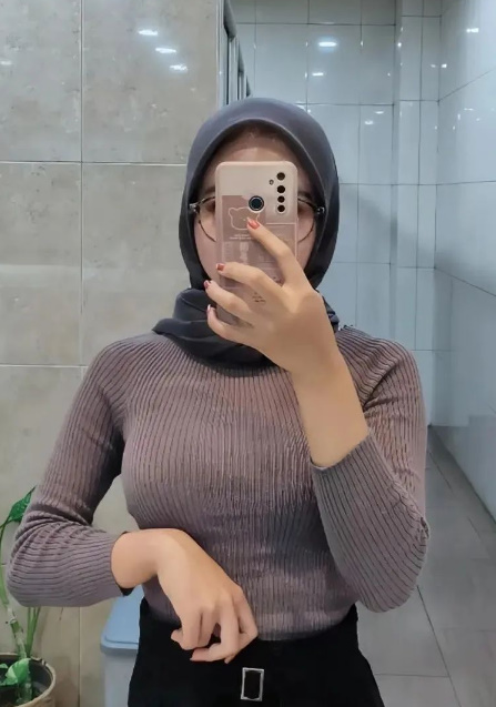 looking makes it hot_122