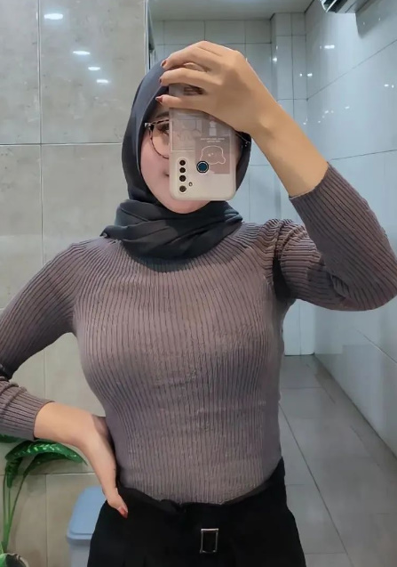 looking makes it hot_122