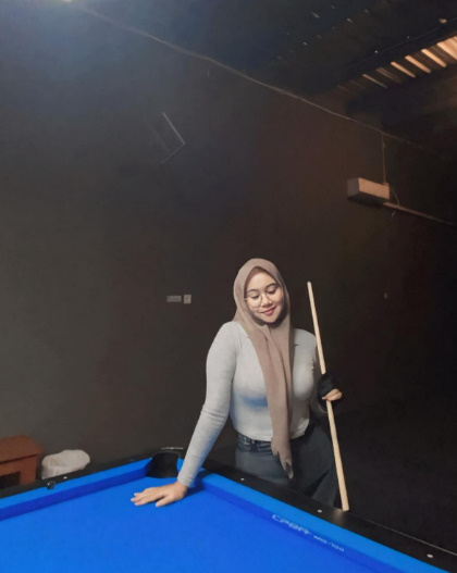 looking makes it hot_122