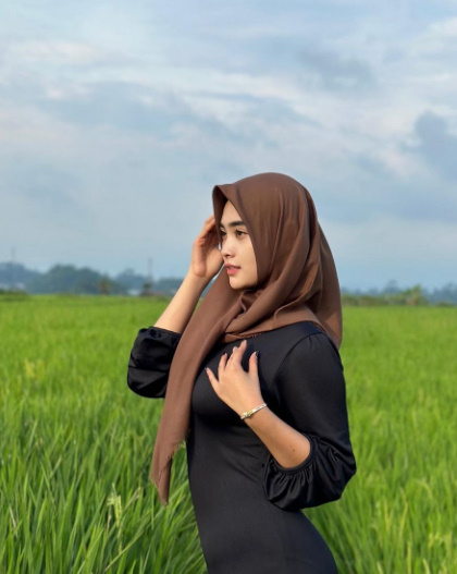 looking makes it hot_122