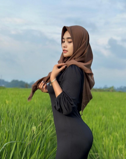 looking makes it hot_122