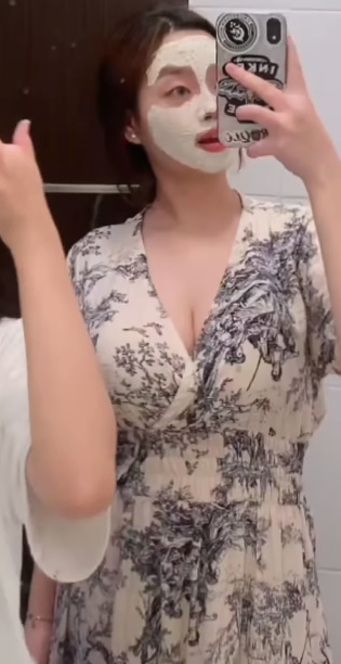 looking makes it hot_123