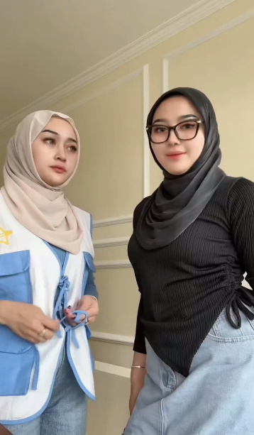 looking makes it hot_123