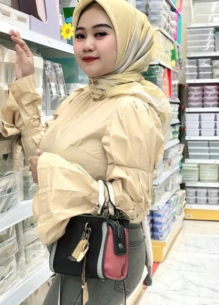 looking makes it hot_123