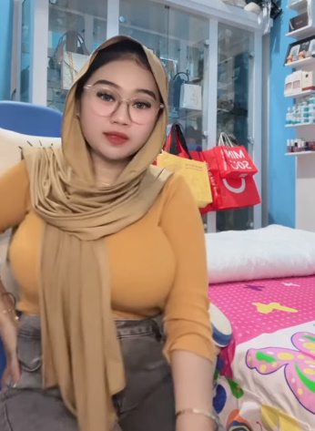 looking makes it hot_123