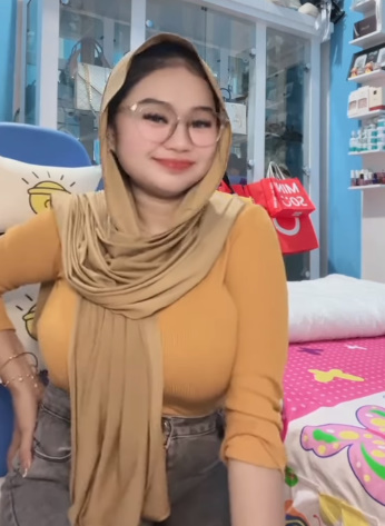 looking makes it hot_123