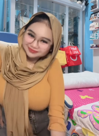 looking makes it hot_123