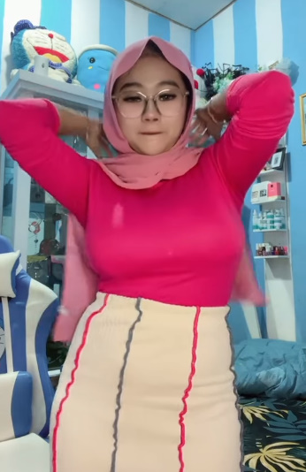 looking makes it hot_123