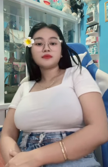 looking makes it hot_123