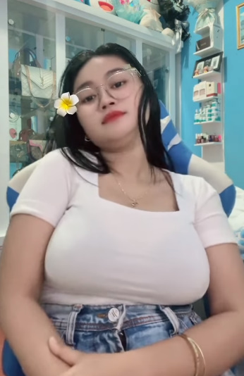 looking makes it hot_123