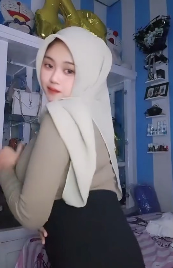 looking makes it hot_123