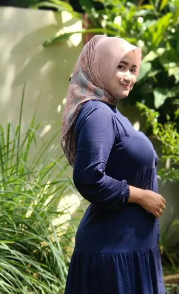 looking makes it hot_124