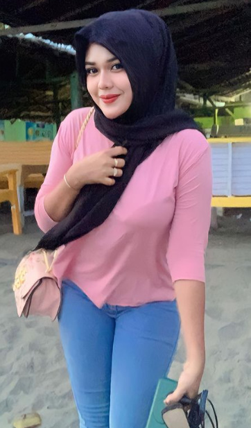 looking makes it hot_124